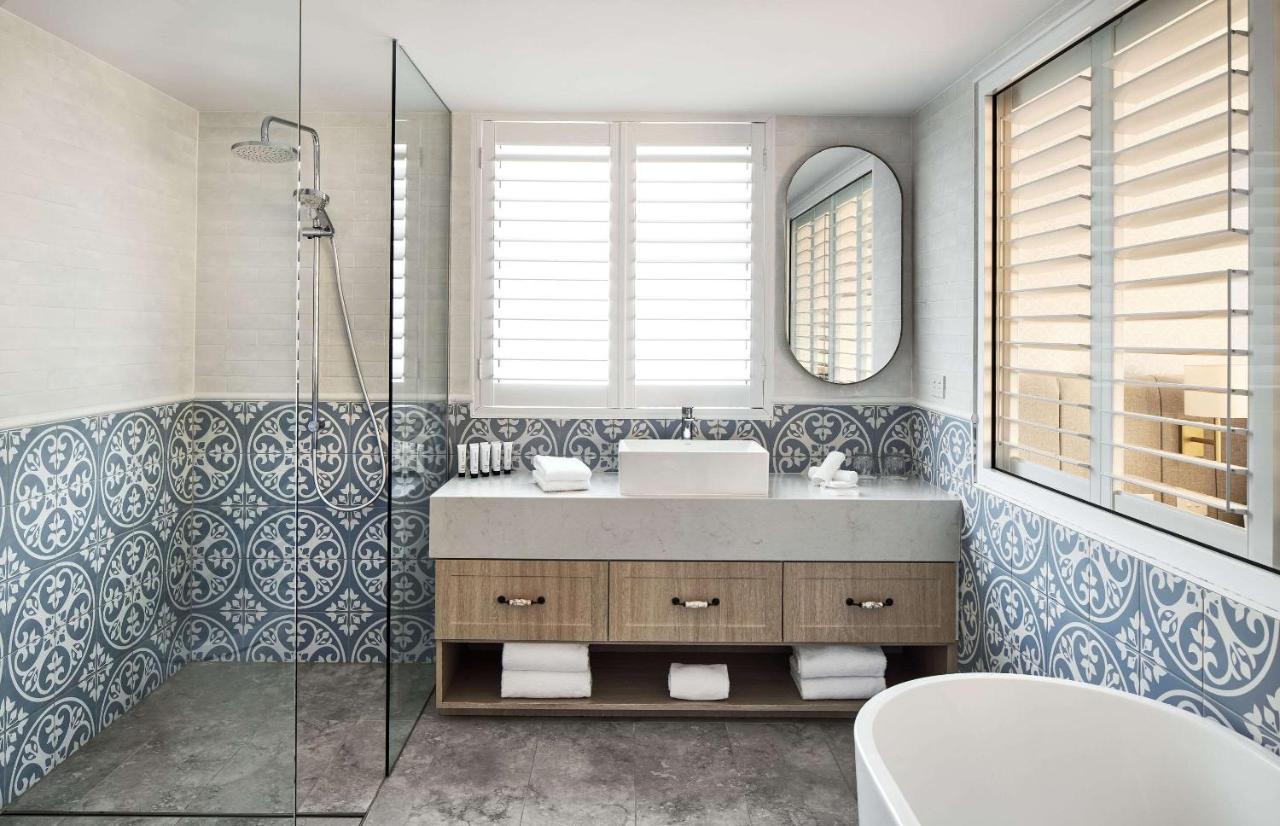 The Beachcomber Hotel & Resort, Ascend Hotel Collection Toukley Exterior photo Bathroom