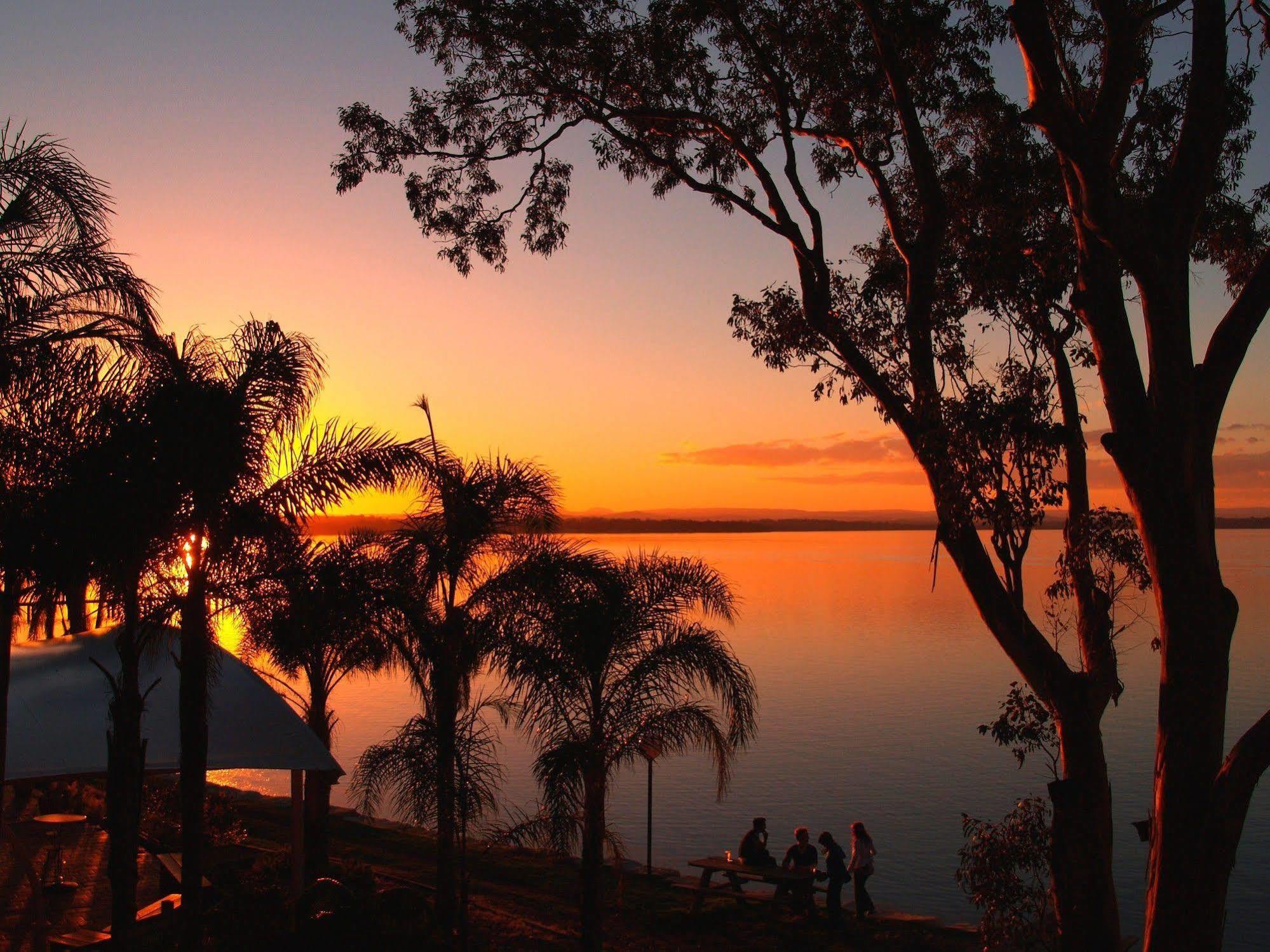 The Beachcomber Hotel & Resort, Ascend Hotel Collection Toukley Exterior photo Sunset at Lake Murray
