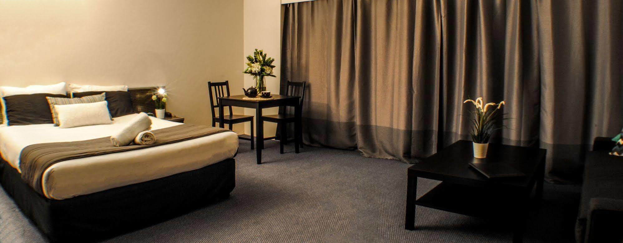 The Beachcomber Hotel & Resort, Ascend Hotel Collection Toukley Exterior photo A room at the hotel